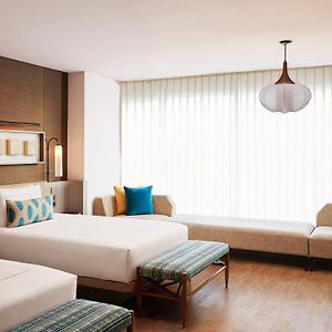 Deluxe Sea View Room Twin Bed